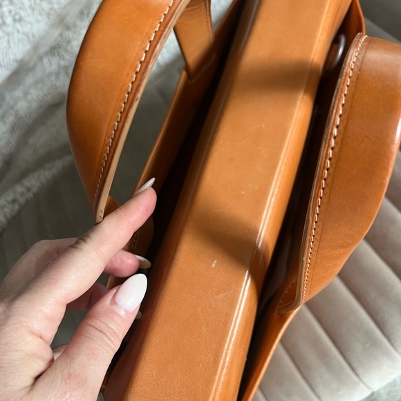 Gorgeous Tan Leather Isaac Reina Bag - Picture 3 of 11